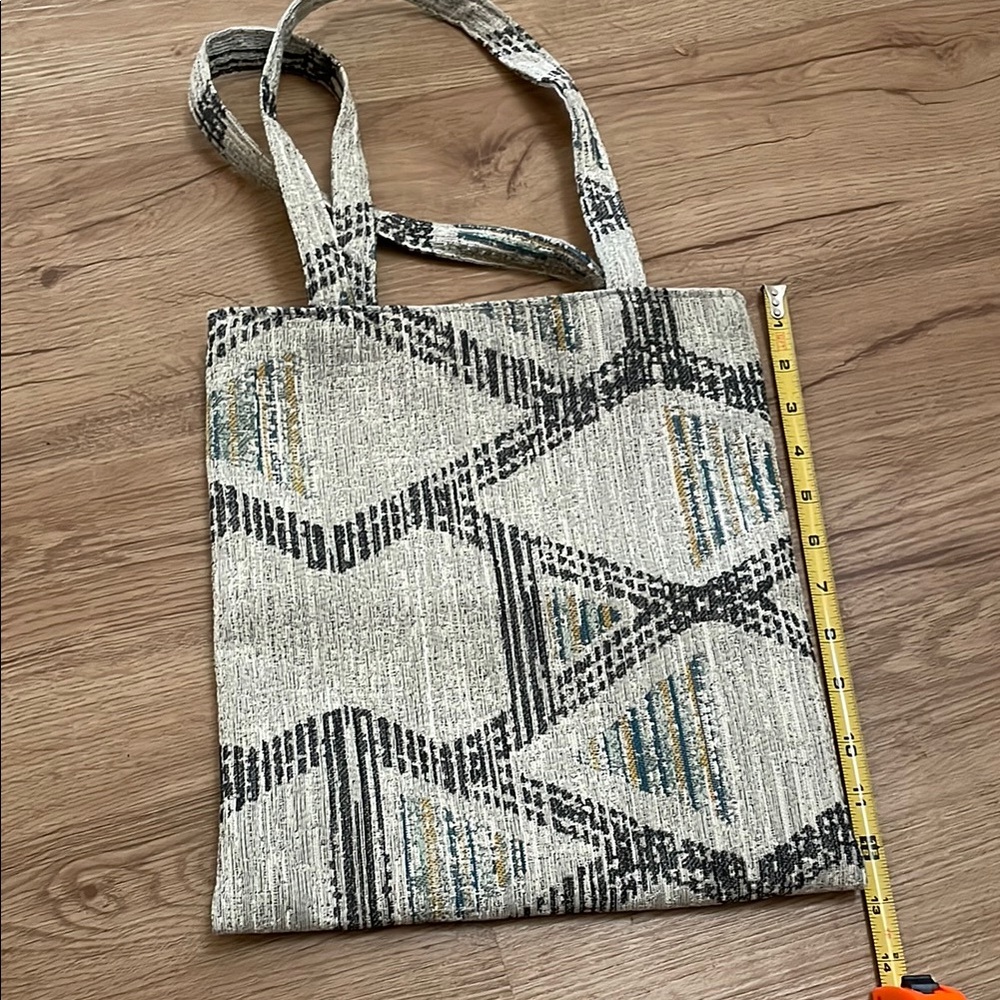 Geometric Patterned Tote Bag - image 3